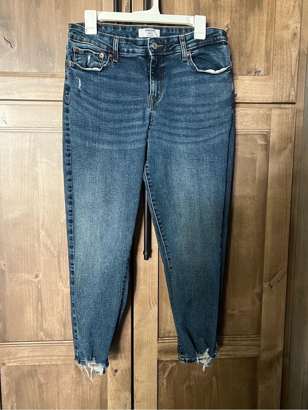 Denizen from Levi's  Cropped Jeans with Frayed Hem